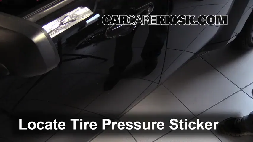 2009 Chevrolet HHR LS 2.2L 4 Cyl. FlexFuel Tires & Wheels Check Tire Pressure